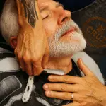 Corte de pelo de caballero en la Alameda de Osuna en Peluquería Cruz